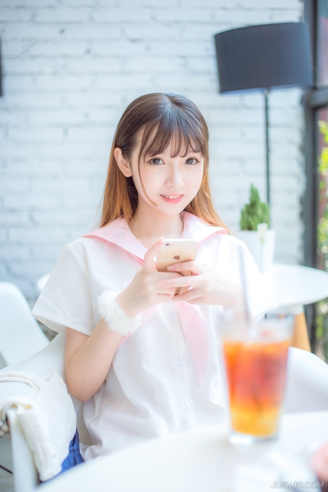 张任没有回答，只是跪在地上。